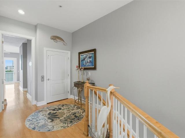 200 Brightwater Dr, Unit 10, Clearwater Beach, FL 33767 | MLS #TB8514