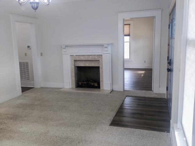 200 E College St