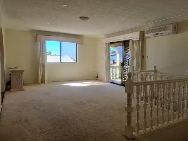 200 Emerald Drive, Regents Park, QLD 4118