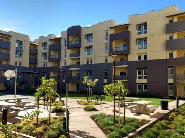 200 East 10th Street, 4 beds, 2 full baths