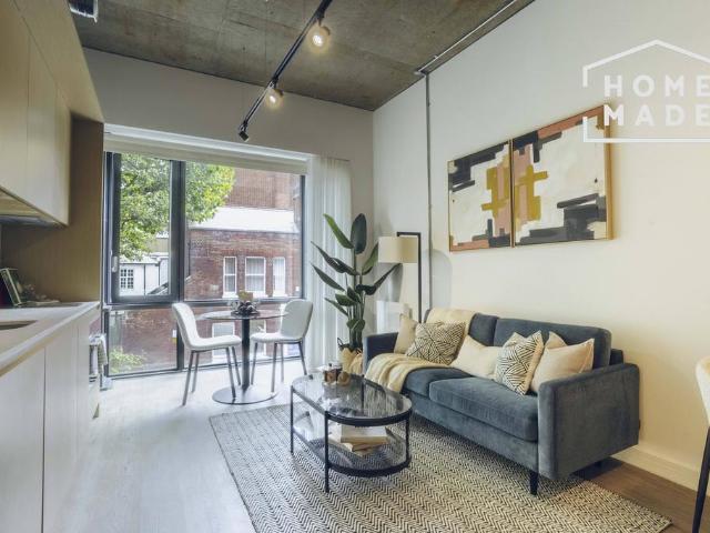 200 Hammersmith Road, W6 1 bed apartment to rent £2,690 pcm £621 pw