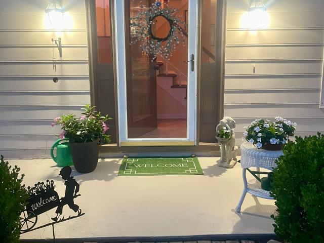 200 Hedgewood Court