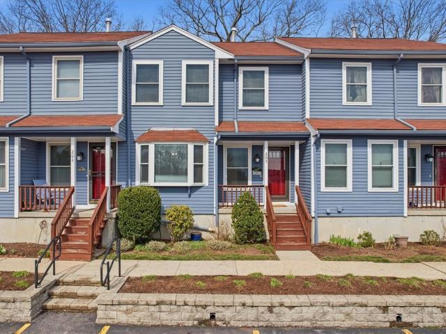 200 Heroux Blvd, Unit 205, Cumberland, RI 02864 | MLS #1416