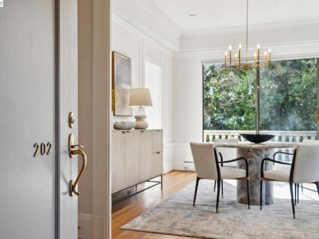 200 Lakeside Dr 202