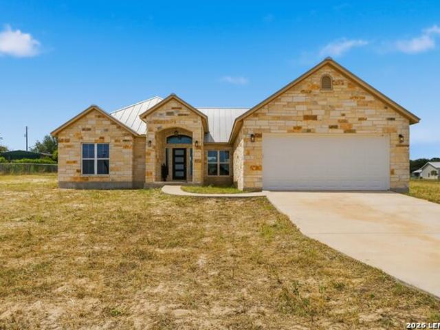 200 Lakeview Cir