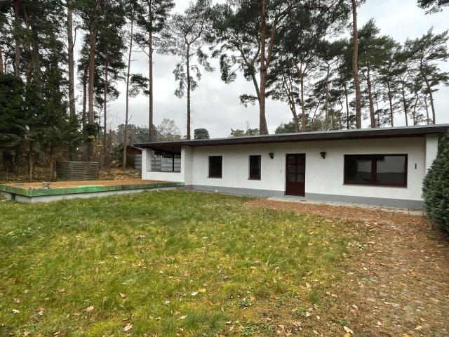 200 m zum Strand: Bungalow mit Garten und Einbauküche in Lubmin