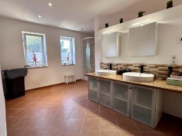 200 m² EFH in Wolfhagen Istha, 7 Zimmer, Garten, ideal für Familien