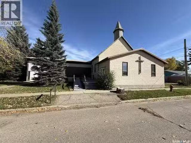200 Mcrorie Avenue, Avonlea, SK, S0G 0C0 house for sale Lis.