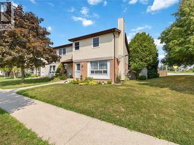 200 St. Clair Boulevard Unit# 2, St Clair, ON, N0N 1G0 townhouse for sale | Listing ID 26019 | Royal LePage