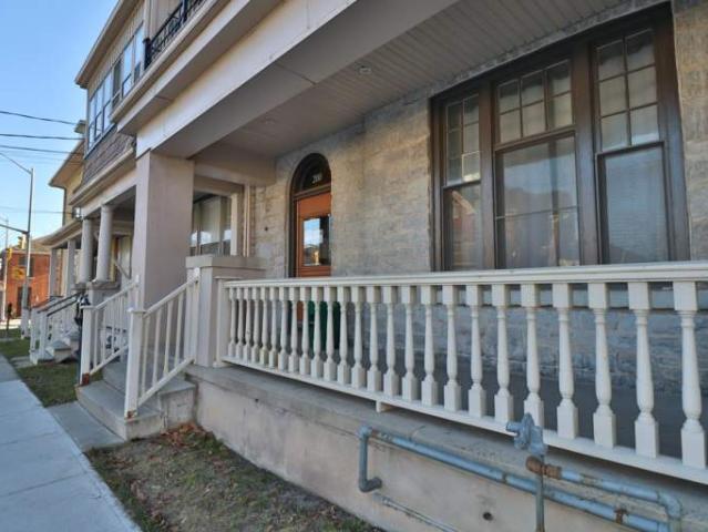 200 Queen Street