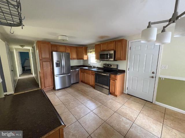 200 Rowlandsville Road