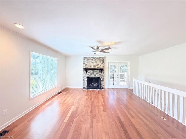 200 Ridgelea Court