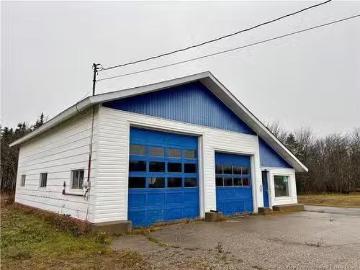 200 Rue Du Pecheur, Lamèque, NB, E8T 1K2 commercial for sale.