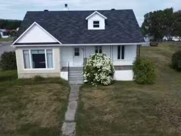 200 Rue Des Commissaires, Saint Siméon, QC, G0T 1X0 house fo.