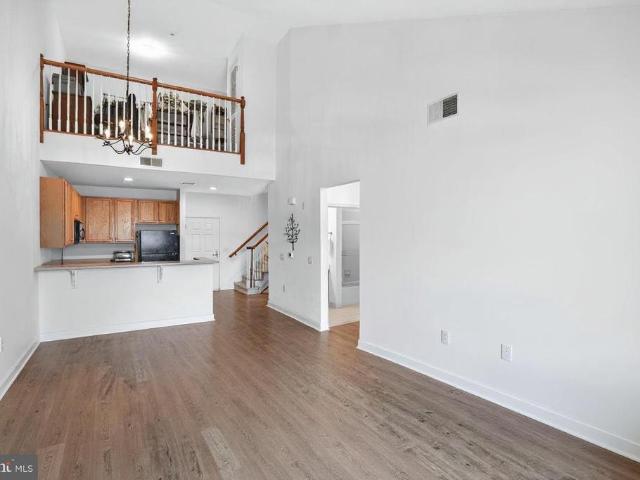 200 W Elm Street # 1412