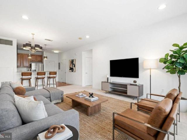200 W Elm Street # 1112