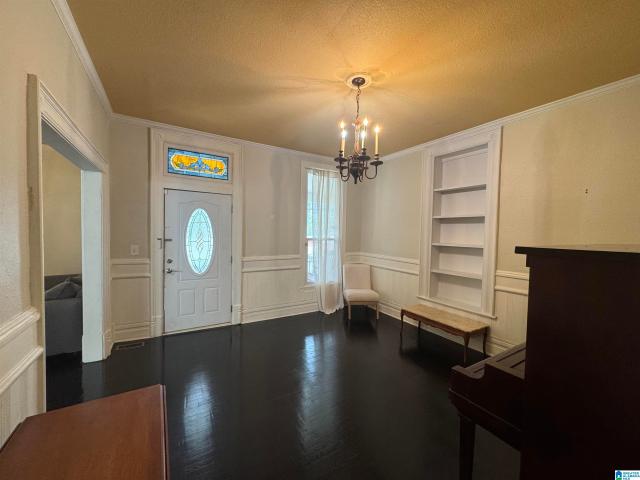 200 W Oak Street