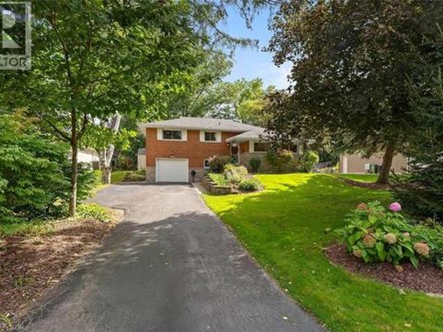 200 Woodview Crescent, Ancaster, ON, L9G 1G2 house for sale | Listing ID 40866 | Royal LePage