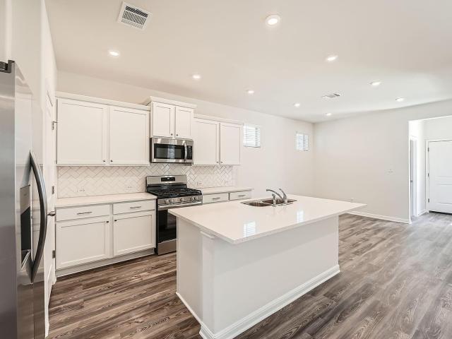 200 Weaver Ln