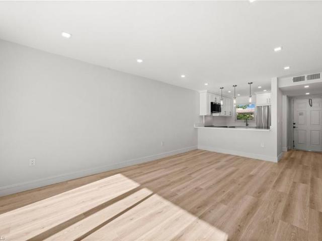 200 Turtle Lake Ct Unit 205, Naples, US, FL