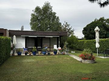 200m zum Privatstrand am Esterhazysee ausgezeichneter Zustand moderner Bungalow mit großem Garten und Carport