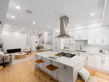 Greater Vancouver - Parking, Air conditioning