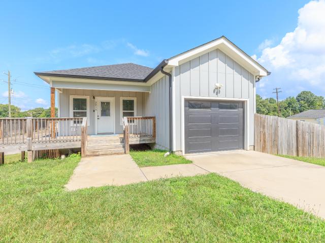 2015 N Chamberlain Avenue