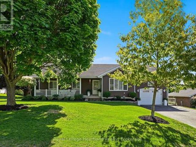 2015 Alma Street, Howick, ON, N0G 1X0 house for sale | Listing ID X13440 | Royal LePage