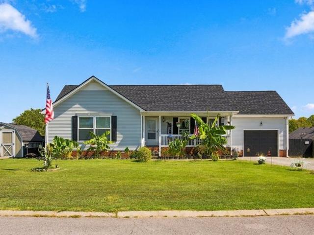 2015 Patricia Dr, Greenbrier, TN 37073