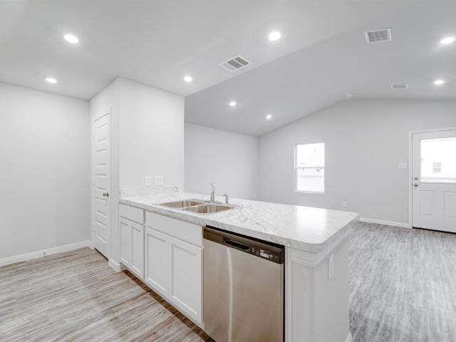 2015 Valley View Lane