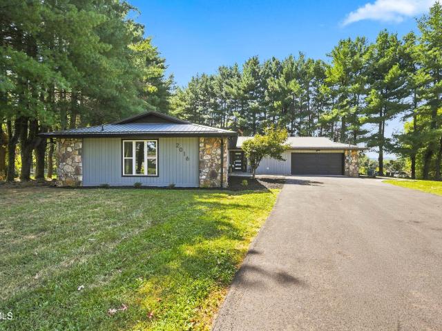 2016 Arlington Drive