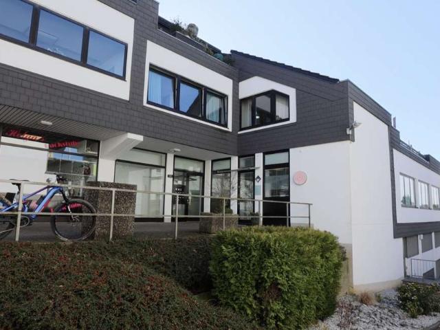 2016 kernsaniert & frisch renoviert – moderne Wohnung im Herzen von Herkenrath