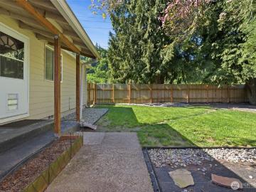 2016 42nd Avenue
