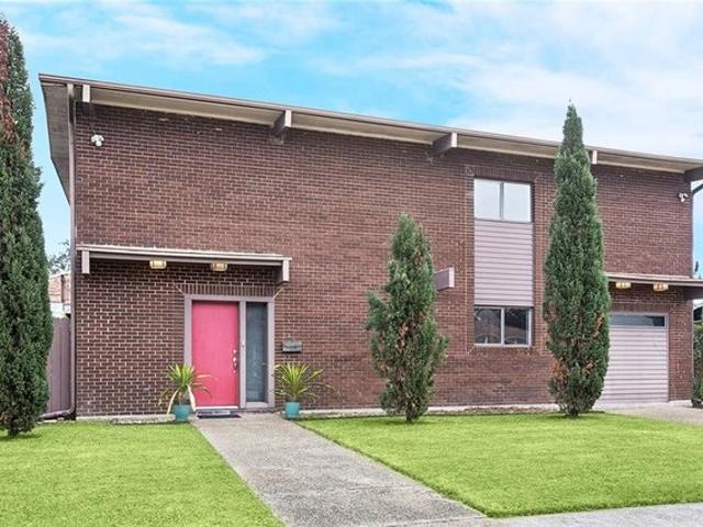 2017 Charles Dr, Chalmette, LA 70043