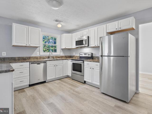 2018 Buoy Dr, Stafford, VA 22554 | MLS #VAST2041
