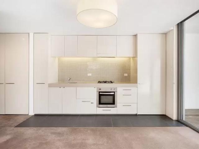 Apartment with 2 bedrooms, 1 bathroom & parking for 1 car