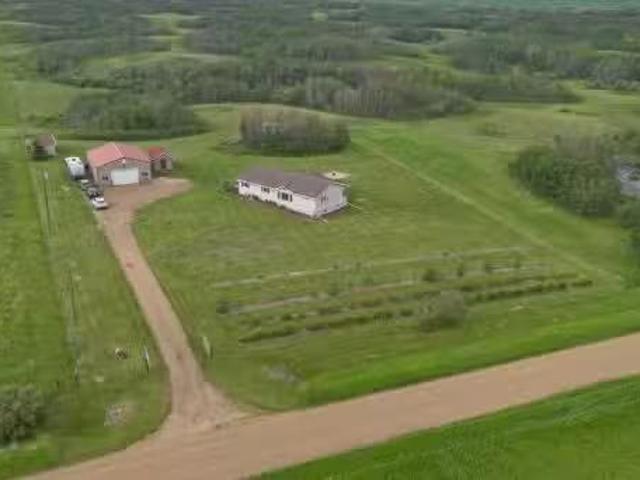 201043 Township Road 342, Rural Starland County, AB, T0J 2Y0.