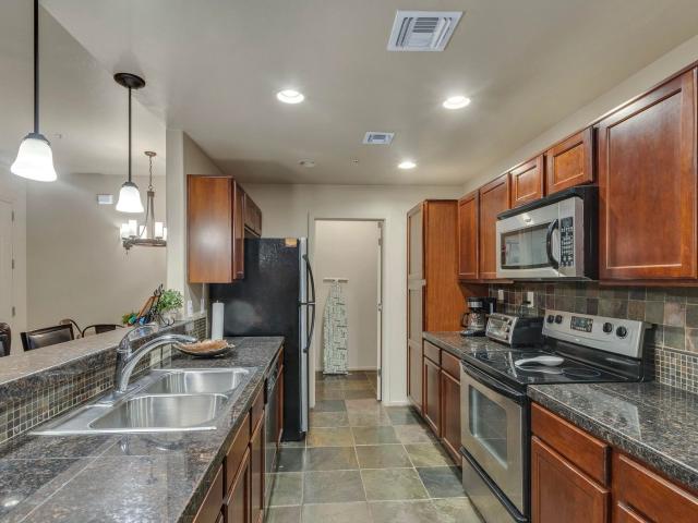2010 E River Road 102, Tucson, US, AZ