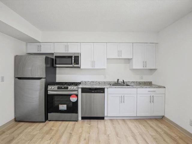 2010 East Empire St 2 Bedroom Apartment for Rent at 2010 E Empire St, Bloomington, IL 61704