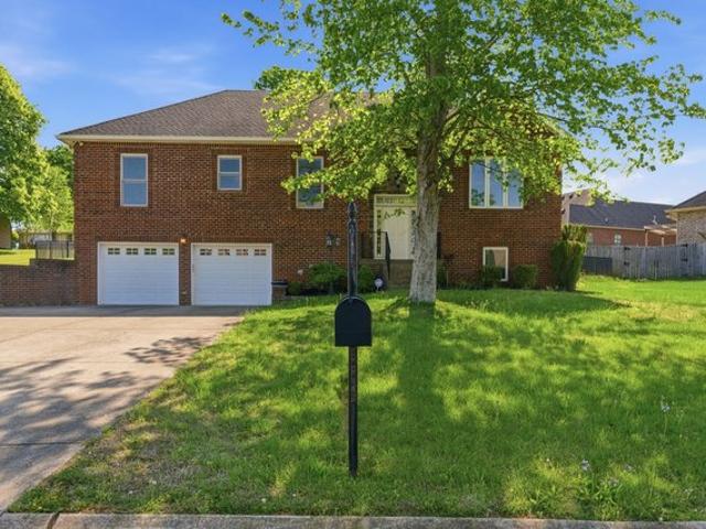 2010 Rebekah Dr, Greenbrier, TN 37073