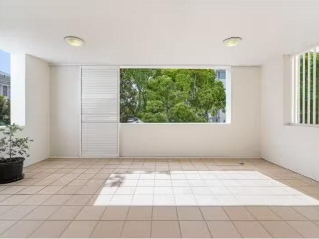201/15 17 Peninsula Drive, Breakfast Point Apartment for rent.