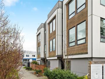 2011 NW 64th St, Unit B, Seattle, WA 98107 | MLS #2500