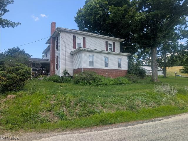 2011 Gordon Road NW