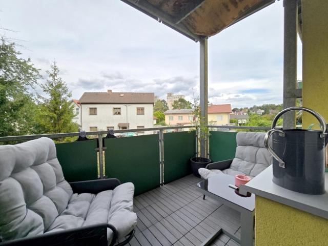 2011 Sierndorf Wunderschöne, sanierte 3 Zimmer Eigentumswohnung mit Balkon und Grünblick