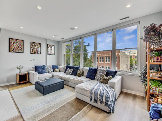 2011 W Wabansia Avenue # 3