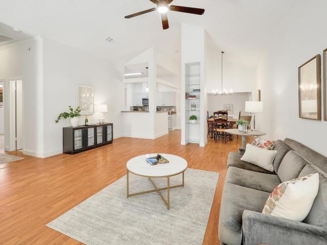 2012 Castle View Dr