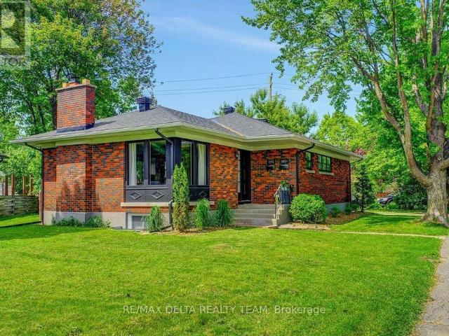 2012 Haig Drive #A Ottawa, ON K1G2K4
