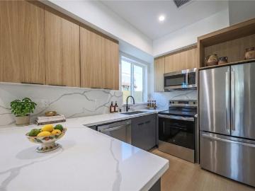 2012 S Dunsmuir Ave, Unit C, Los Angeles, CA 90016 | MLS #BB26074