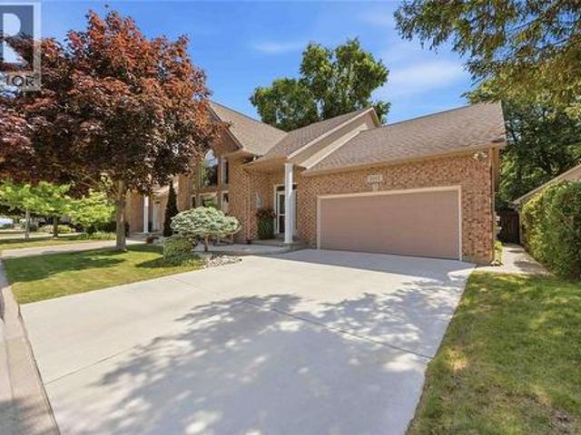 2012 Thelma Avenue, Sarnia, ON, N0N 1C0 house for sale | Listing ID 26017 | Royal LePage