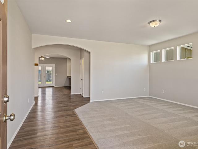 2012 W Sunnyview Lane